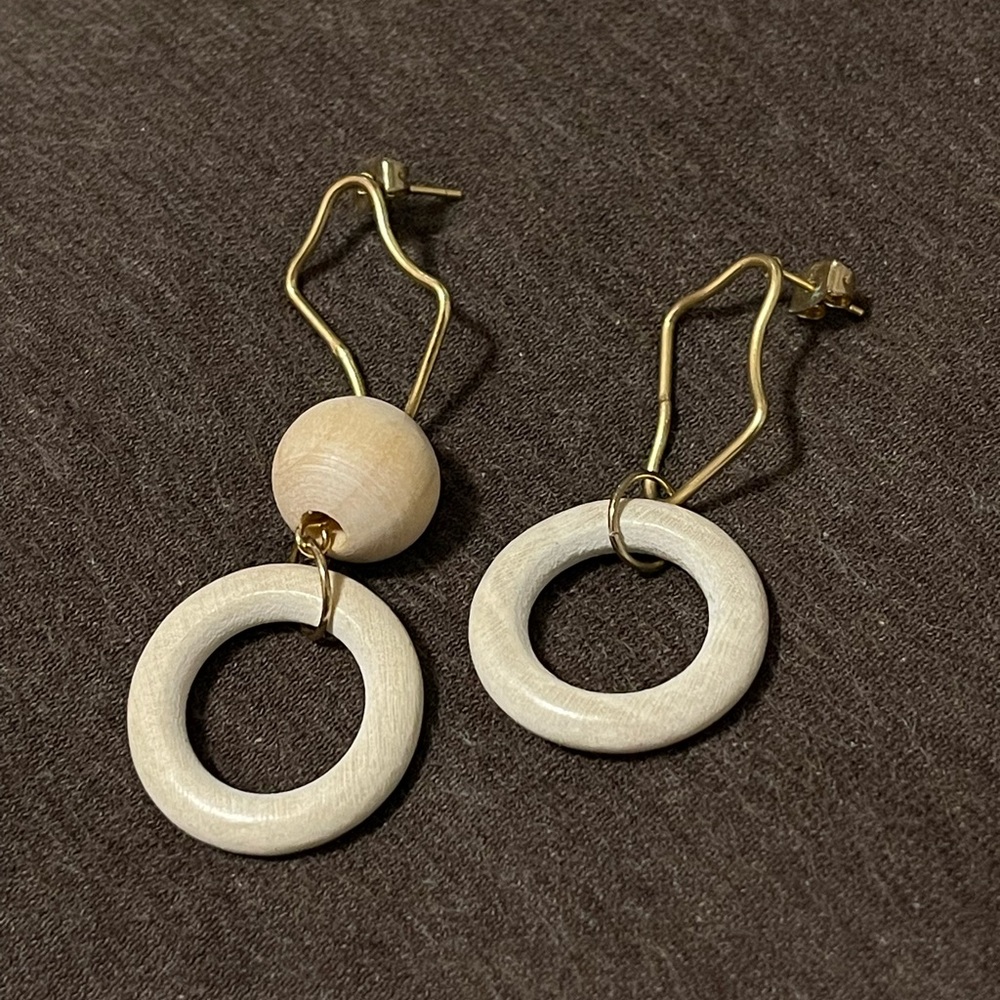 Asymmetrical hoop earrings